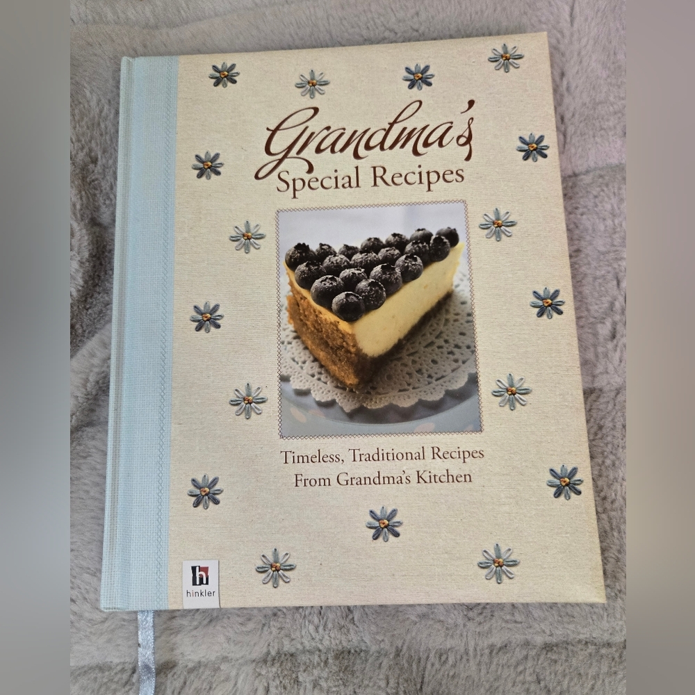 Grandma's Special Recipes Cookbook - Cream and Blue